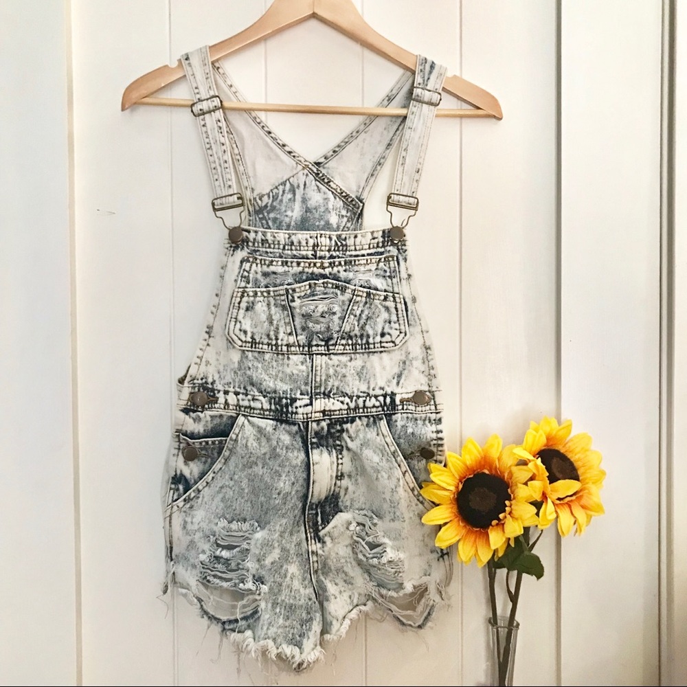 Festy Besty Denim Overall Shorts 🌻🌻
